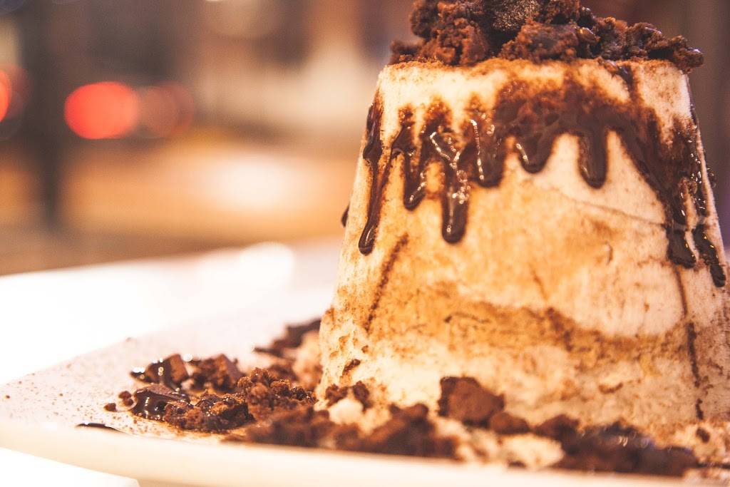 Vampire Penguin on K | restaurant | 907 K St, Sacramento, CA 95814, USA | 9163890885 OR +1 916-389-0885