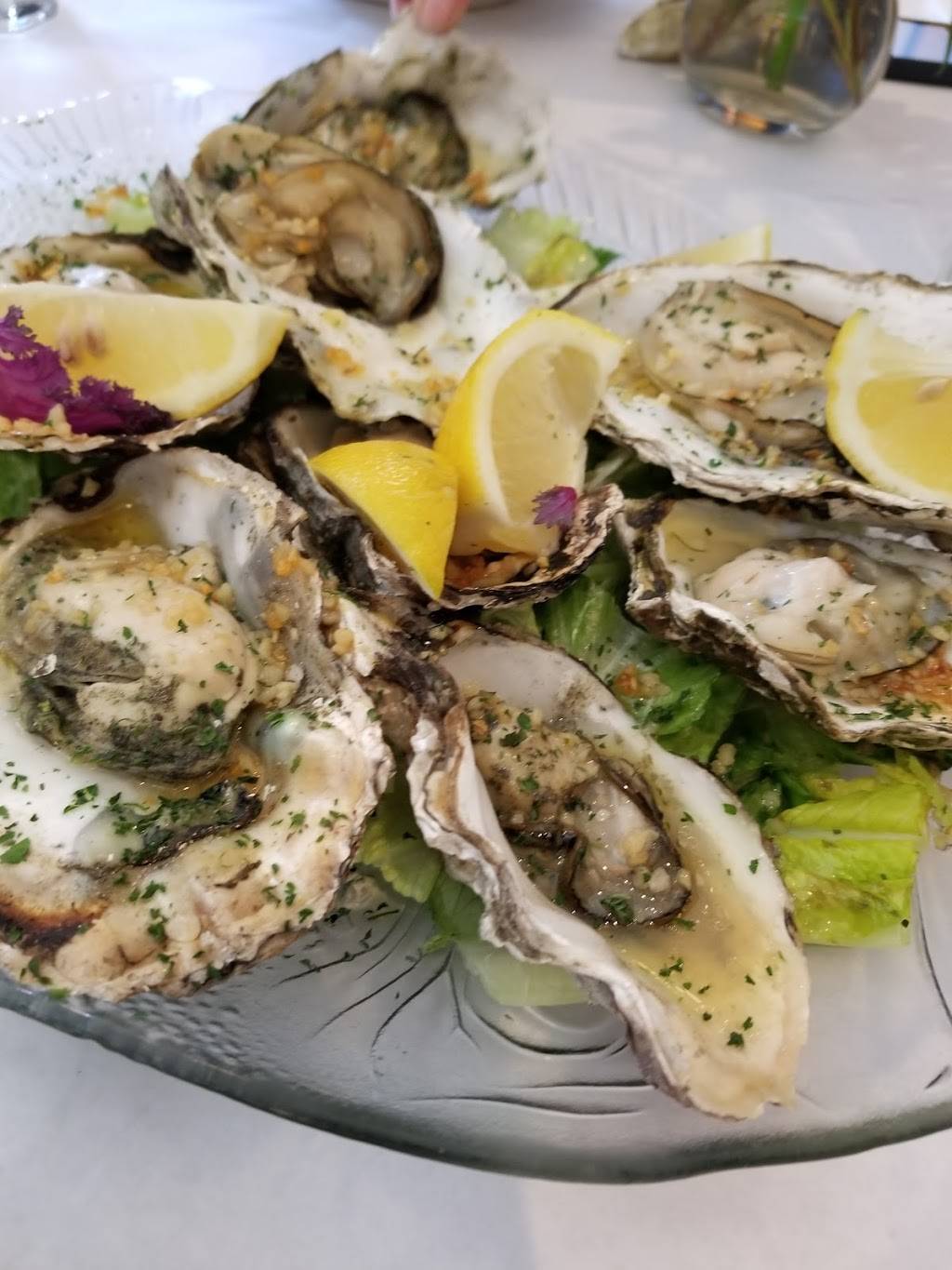 Sea Harvest | restaurant | 100 Crossroads Blvd A, Carmel-By-The-Sea, CA 93923, USA | 8316263626 OR +1 831-626-3626