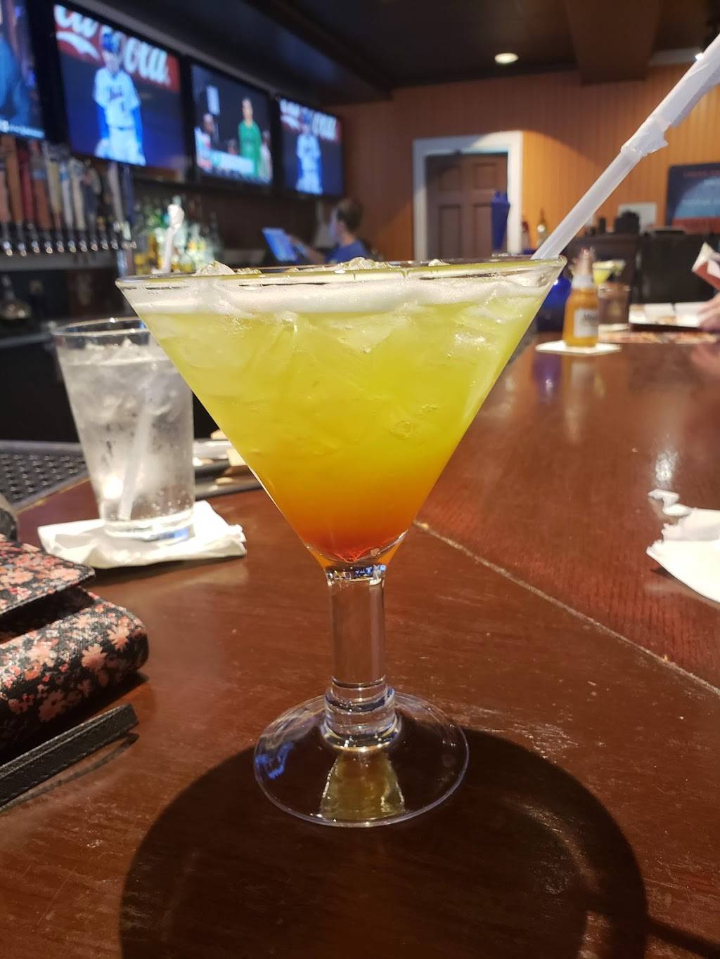 Chilis Grill & Bar | meal takeaway | 2105 NJ-35 #101, Holmdel, NJ 07733, USA | 7326712273 OR +1 732-671-2273