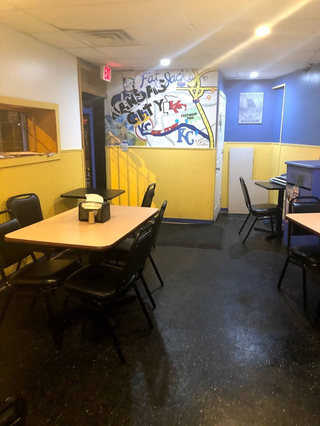 Fat Jacks Chicken & Fish | restaurant | 5912 Blue Pkwy, Kansas City, MO 64129, USA | 8162167686 OR +1 816-216-7686