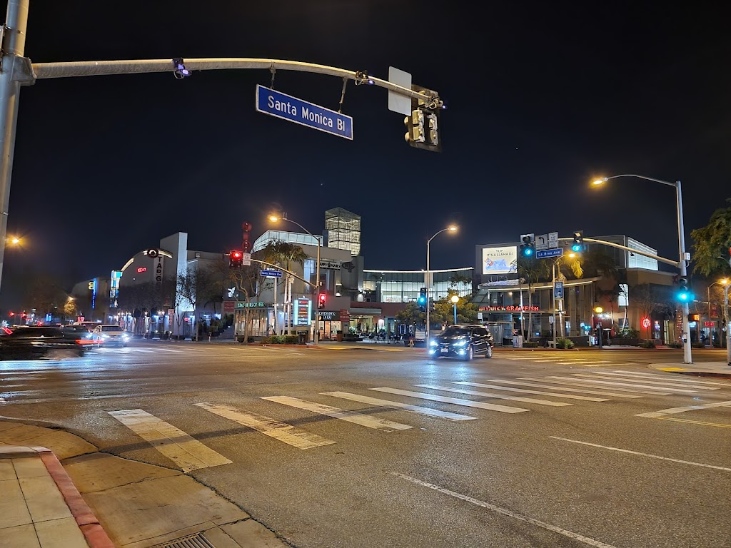 Starbucks | cafe | 7100 Santa Monica Blvd Suite 140, West Hollywood, CA 90046, USA | 3238742135 OR +1 323-874-2135