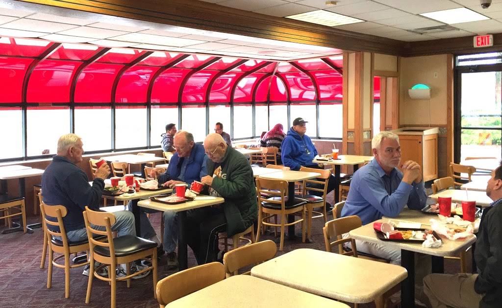 Wendys | restaurant | 3050 S Chase Ave, Milwaukee, WI 53207, USA | 4147449160 OR +1 414-744-9160