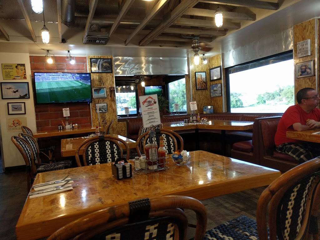Corona Airport Cafe | restaurant | 1903 Aviation Dr, Corona, CA 92880, USA | 9512731643 OR +1 951-273-1643