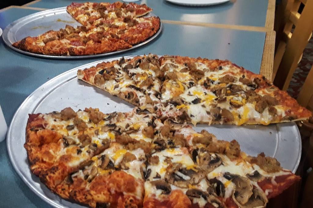 Straw Hat Pizza | restaurant | 1822 N Broadway, Santa Maria, CA 93454, USA | 8053471942 OR +1 805-347-1942