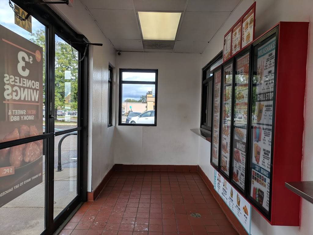 Checkers | restaurant | 201 Crooks Rd, Clawson, MI 48017, USA | 2484350355 OR +1 248-435-0355