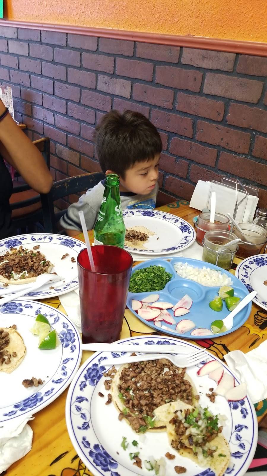 SUPER TACOS LOS CUAIS DE LAGOS | restaurant | 6522 W Glendale Ave #14, Glendale, AZ 85301, USA | 6238479935 OR +1 623-847-9935