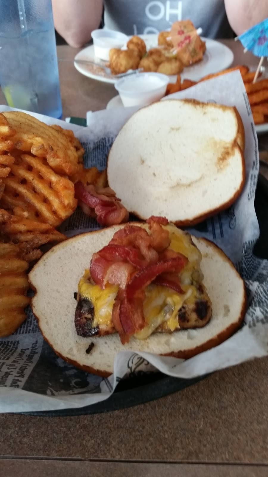 The Cove Bay-Side Restaurant & Tavern | restaurant | 2 State St, Erie, PA 16507, USA | 8144547160 OR +1 814-454-7160