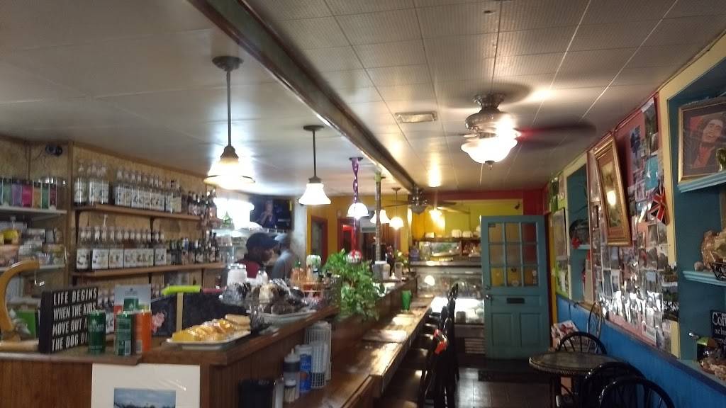 Tropical Island Coffee & Cafe | restaurant | 39 W Piccadilly St, Winchester, VA 22601, USA | 5409058022 OR +1 540-905-8022