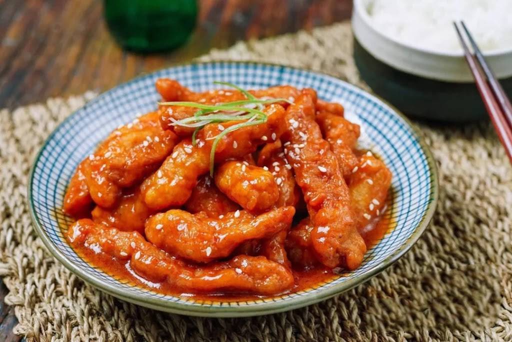 Chopsticks kitchen | restaurant | 39 Elm St, New Haven, CT 06510, USA | 2035534600 OR +1 203-553-4600