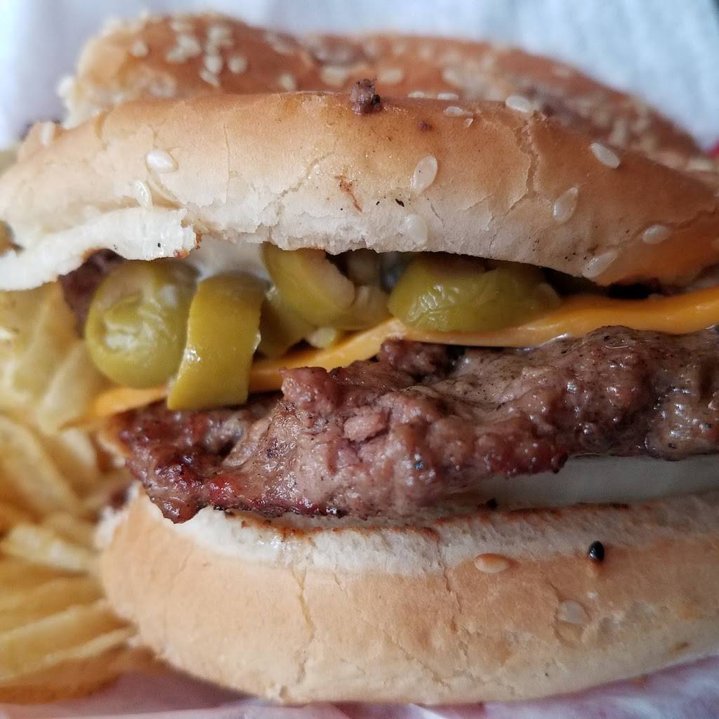 Bernies Main St Tavern | restaurant | 112 E Main St, Homer, MI 49245, USA | 5175684221 OR +1 517-568-4221