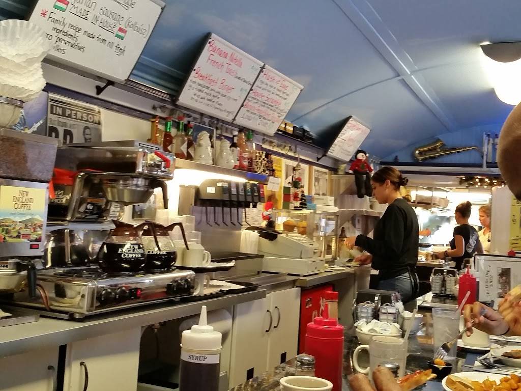 Little Depot Diner | restaurant | 1 Railroad Ave, Peabody, MA 01960, USA | 9789777775 OR +1 978-977-7775