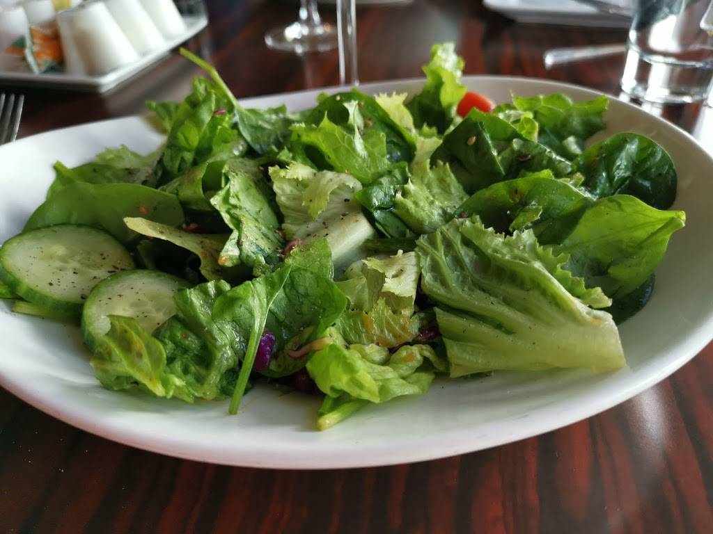 Club Touriste | restaurant | 133 Rue Victoria, Salaberry-de-Valleyfield, QC J6T 1A3, Canada | 4503735290 OR +1 450-373-5290