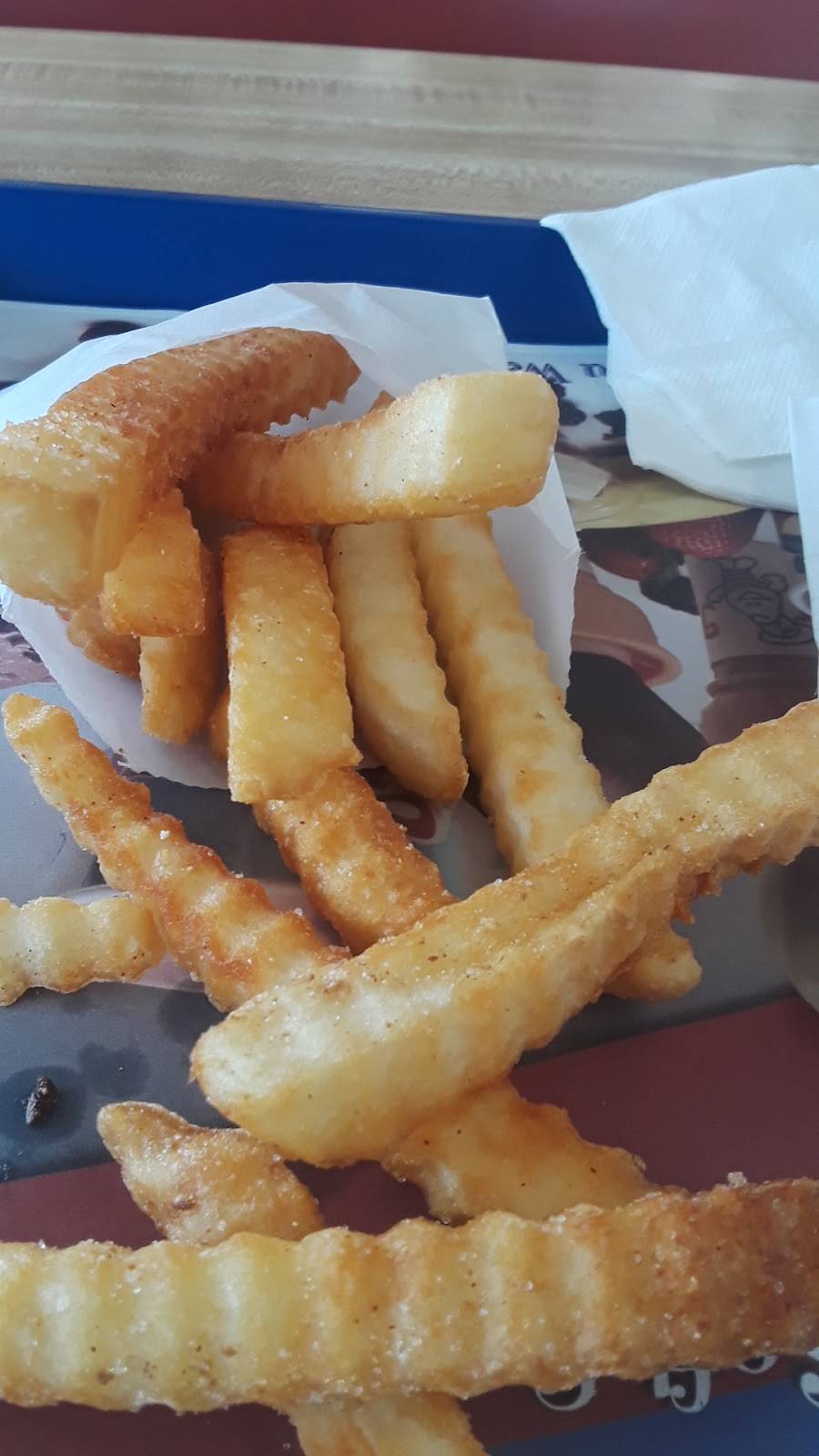 Fosters Freeze | restaurant | 192 S Main St, Porterville, CA 93257, USA | 5597841231 OR +1 559-784-1231