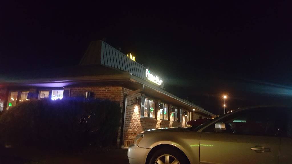 Pizza Hut | restaurant | 1700 Commerce Dr, Uhrichsville, OH 44683, USA | 7409226406 OR +1 740-922-6406