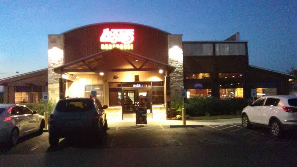 Logans Roadhouse | restaurant | 5423 TX-1604 Loop, San Antonio, TX 78254, USA | 2106475500 OR +1 210-647-5500