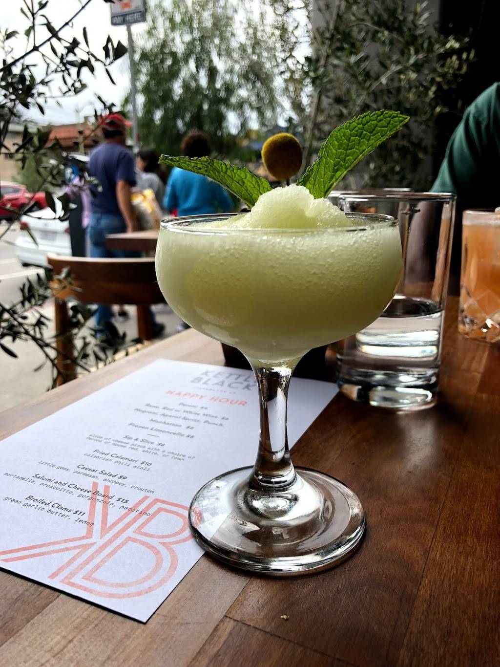 Kettle Black | restaurant | 3705 Sunset Blvd, Los Angeles, CA 90026, USA | 3236413705 OR +1 323-641-3705