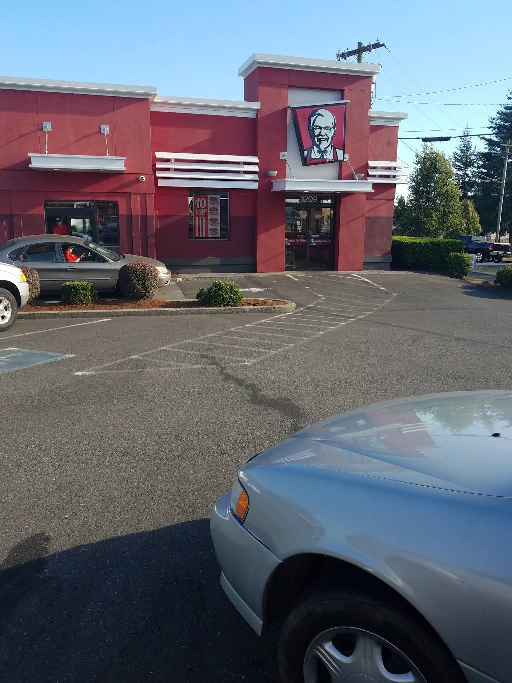 KFC | restaurant | 1209 Ave D, Snohomish, WA 98290, USA | 3605687800 OR +1 360-568-7800