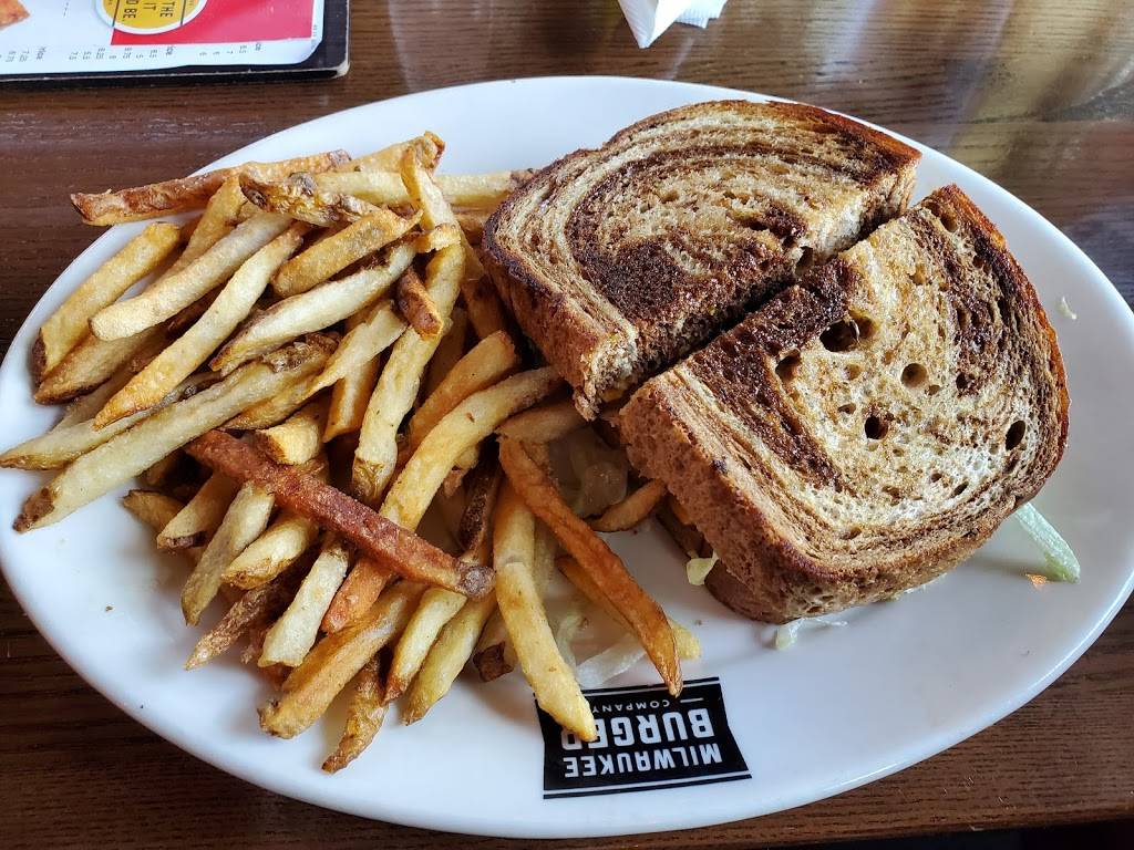Milwaukee Burger Company | restaurant | 2200 Stewart Ave, Wausau, WI 54401, USA | 7152989371 OR +1 715-298-9371