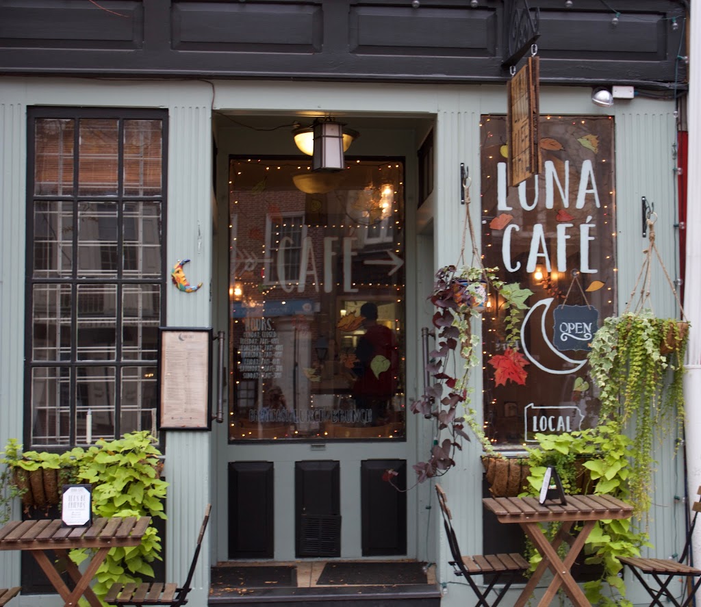 Luna Café | restaurant | 317 Market St, Philadelphia, PA 19106, USA | 2153093140 OR +1 215-309-3140