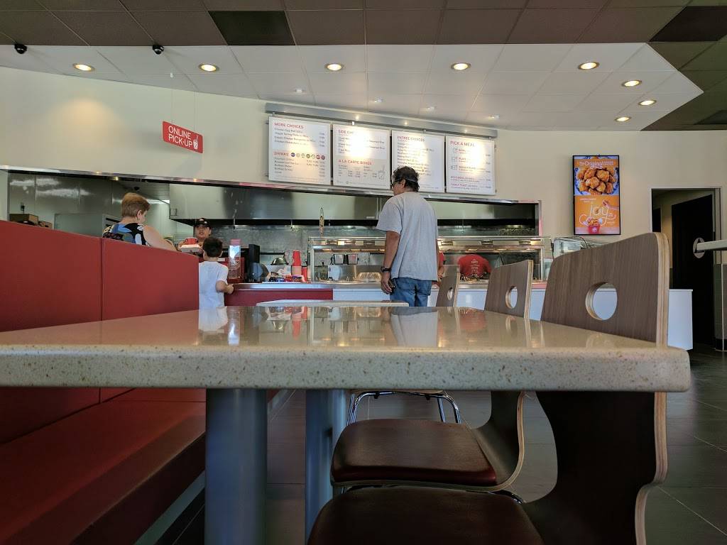 Panda Express | meal takeaway | 700 Foothill Blvd, La Cañada Flintridge, CA 91011, USA | 8189528882 OR +1 818-952-8882