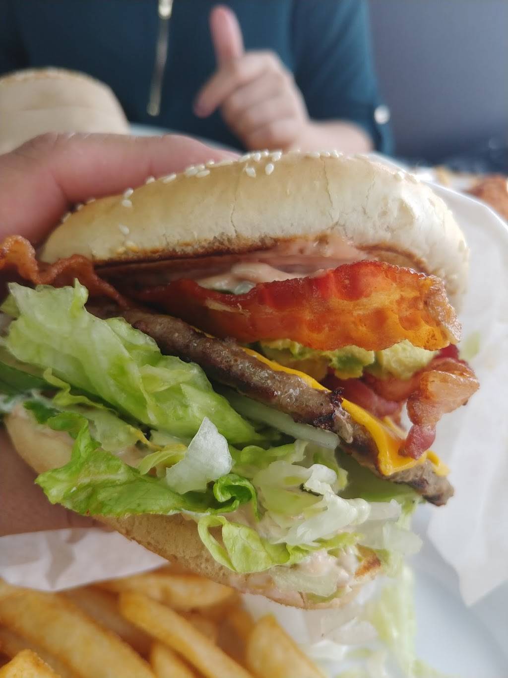 Tams Burgers | restaurant | 17095 E Foothill Blvd, Fontana, CA 92335, USA | 9093571713 OR +1 909-357-1713