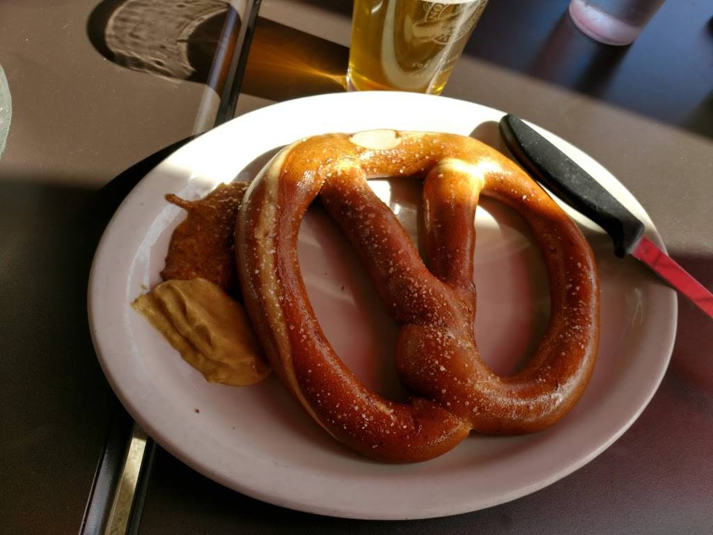 Tizleys EuroPub | restaurant | 18928 Front St NE, Poulsbo, WA 98370, USA | 3603940080 OR +1 360-394-0080