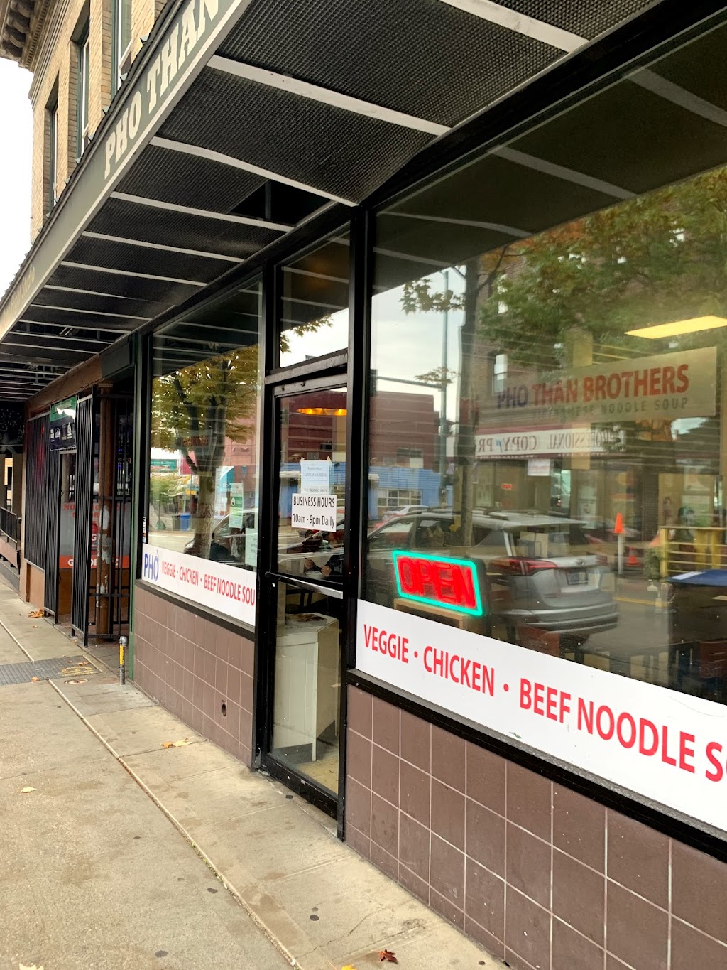 Pho Than Brothers | restaurant | 4207 University Way NE, Seattle, WA 98105, USA | 2066327272 OR +1 206-632-7272