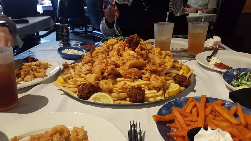 Blue Water Bay | restaurant | 319 FL-26, Melrose, FL 32666, USA | 3524751928 OR +1 352-475-1928