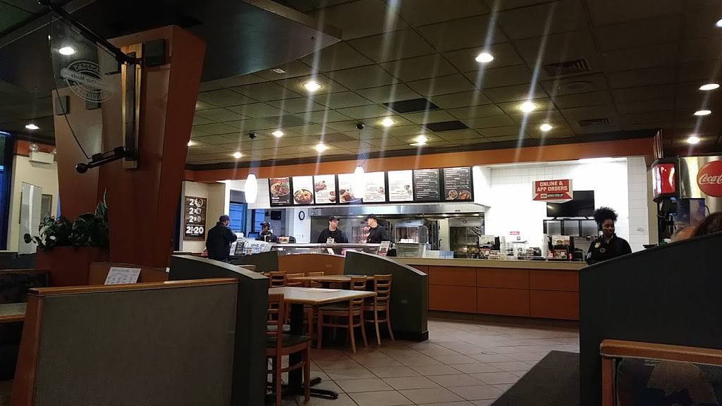 Boston Market | restaurant | 2834 Main St, Glastonbury, CT 06033, USA | 8606592850 OR +1 860-659-2850