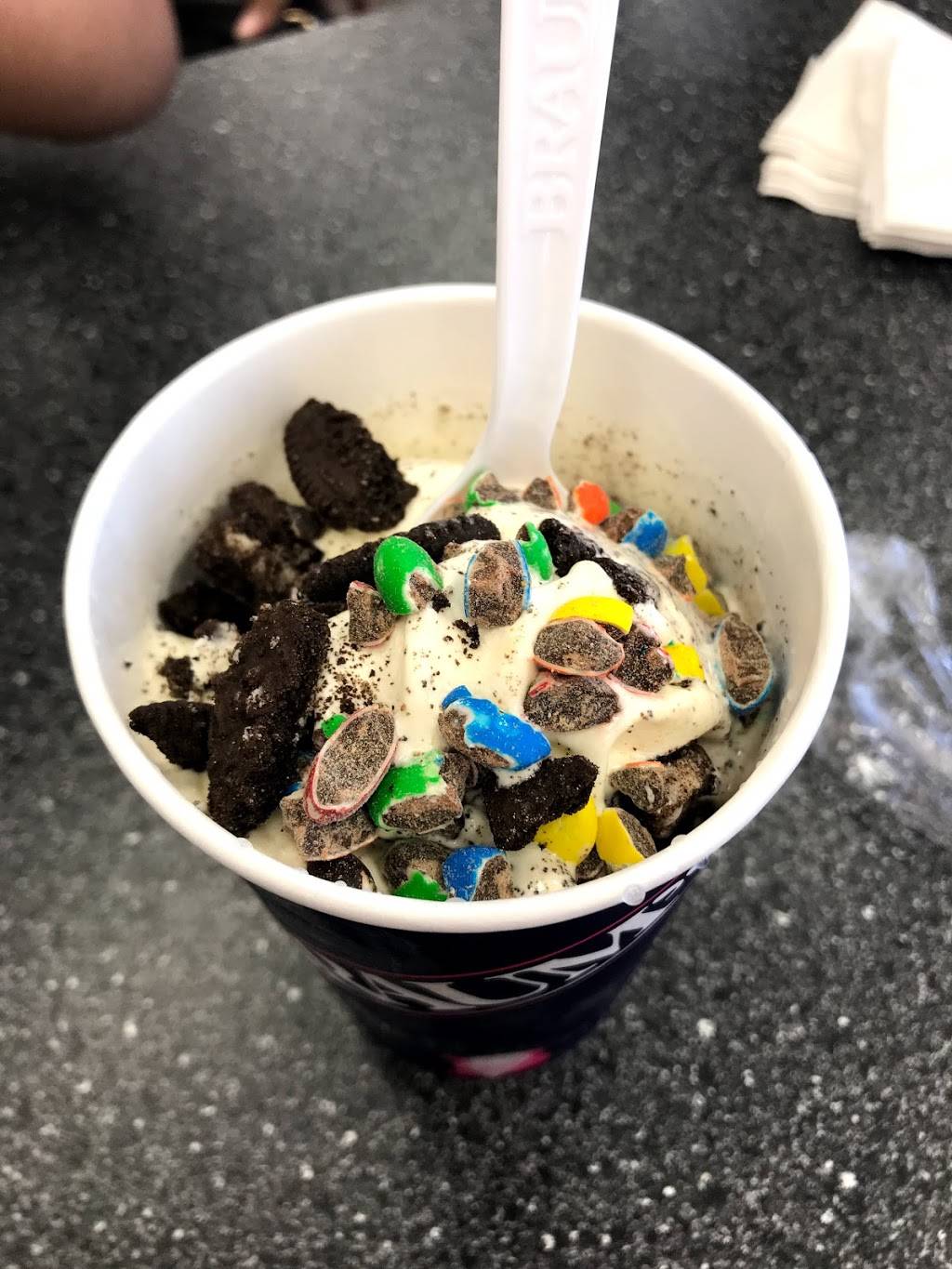 Braums Ice Cream & Burger Restaurant | restaurant | 2134 N Josey Ln, Carrollton, TX 75006, USA | 9723237398 OR +1 972-323-7398