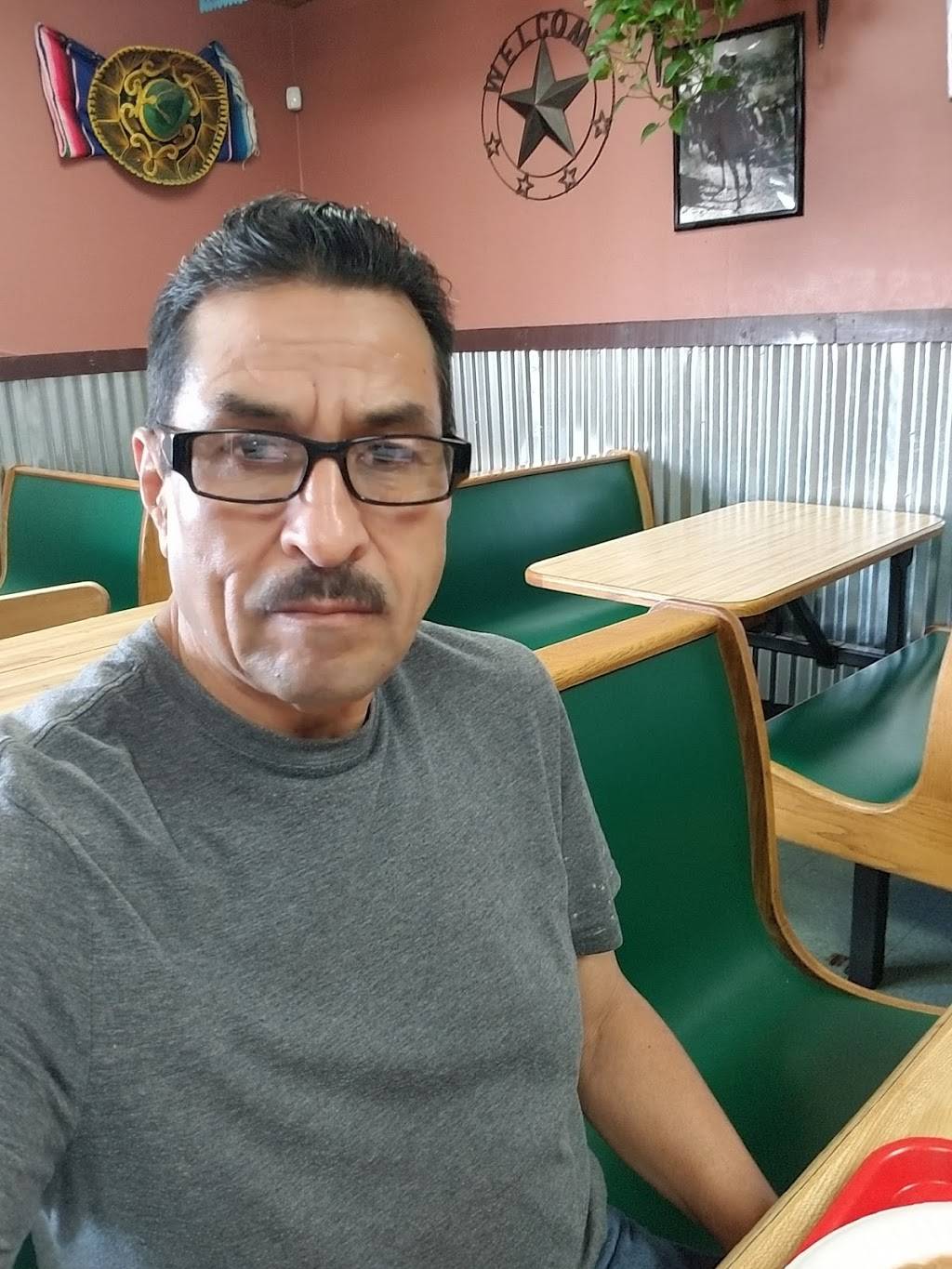 Jilbertos | restaurant | 4434 Main St, Dallas, TX 75226, USA | 2148265417 OR +1 214-826-5417