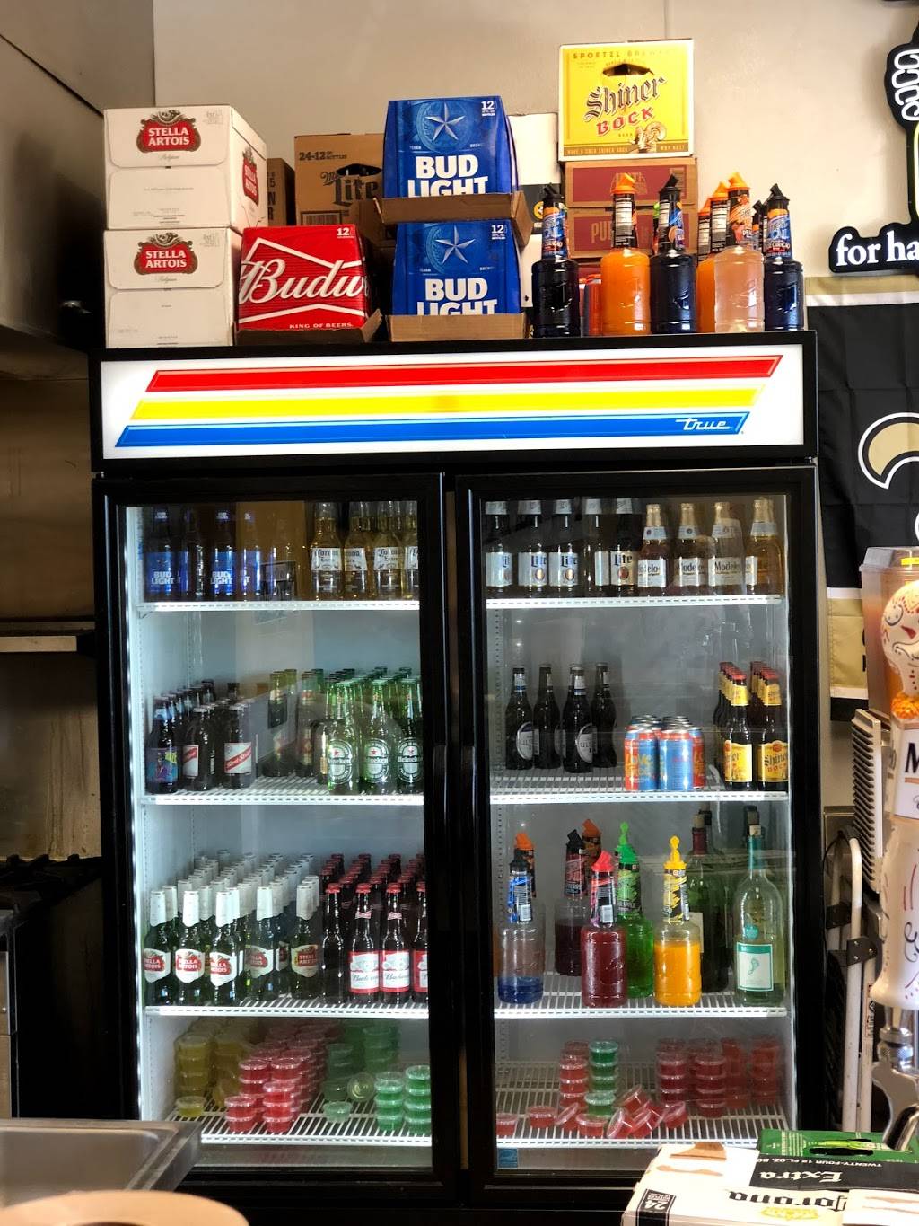 Wing Quarter | restaurant | 3929 Old Spanish Trail #100, Houston, TX 77021, USA | 7137479464 OR +1 713-747-9464