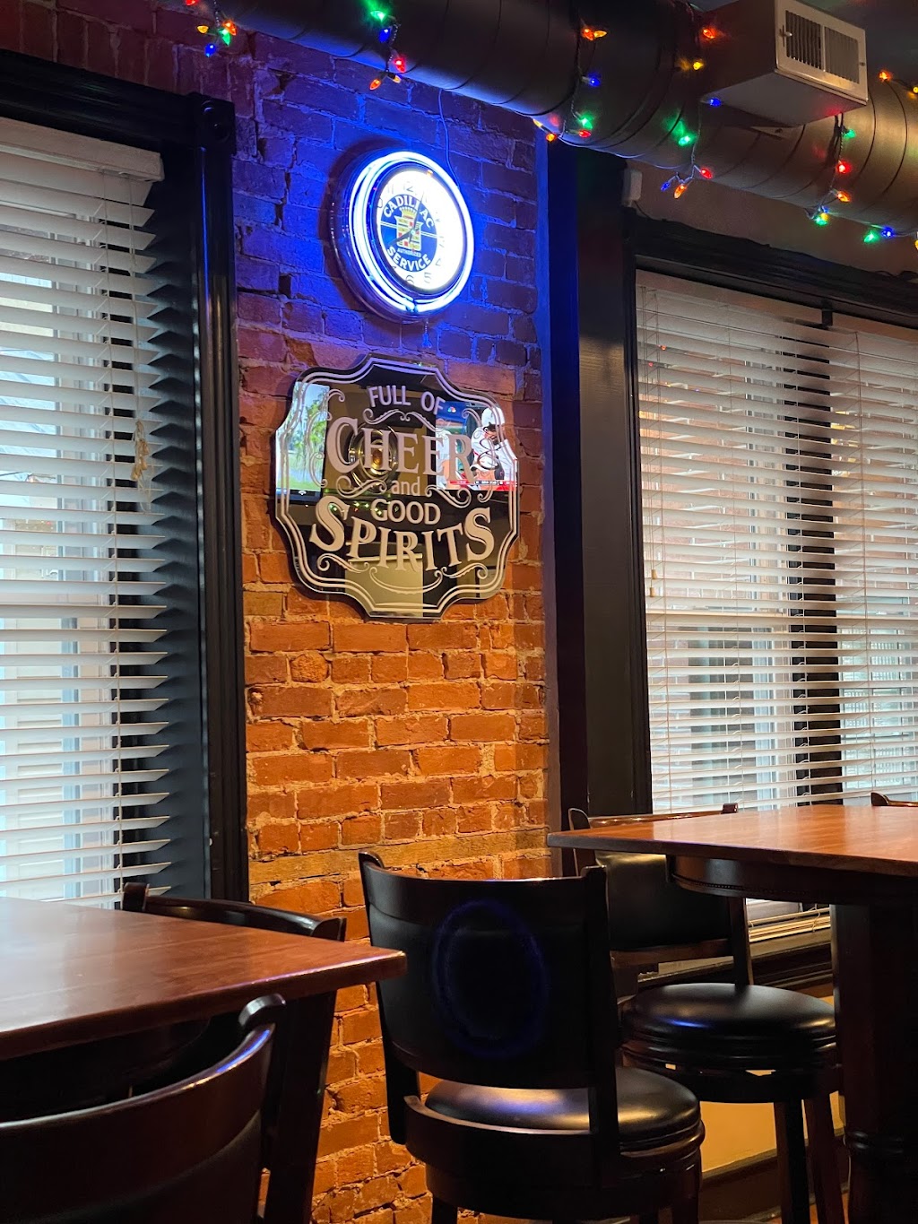 The Cadillac Pub | restaurant | 24 E Main St, Fleetwood, PA 19522, USA | 4845789734 OR +1 484-578-9734