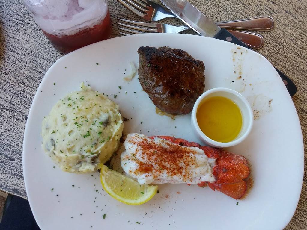 Outback Steakhouse | restaurant | 1642 NE Pine Island Rd, Cape Coral, FL 33909, USA | 2397725454 OR +1 239-772-5454