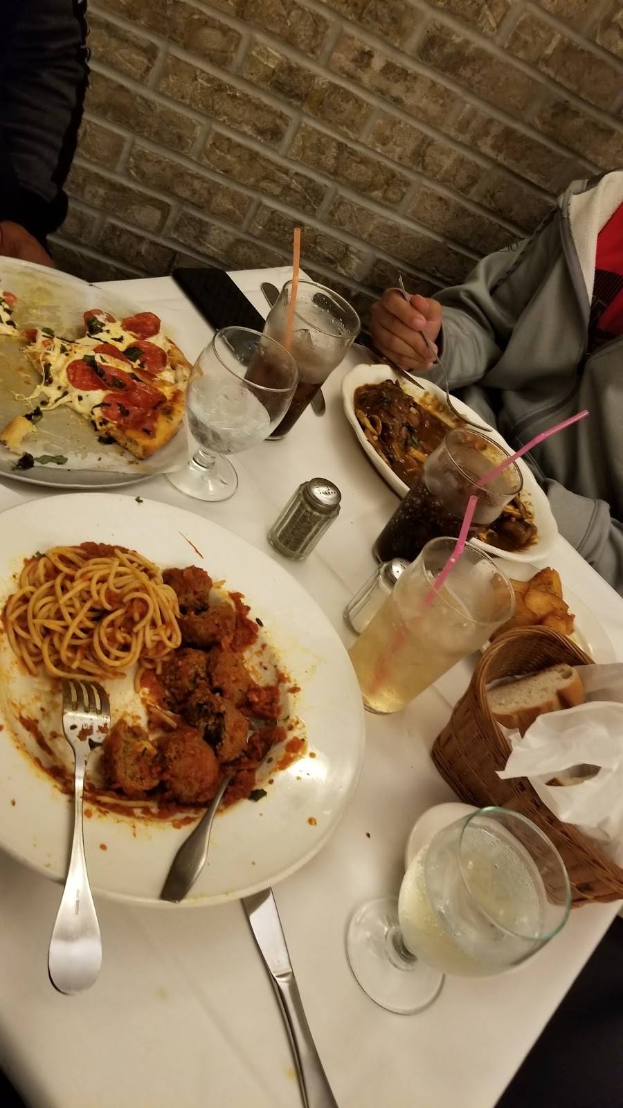 Rinis | restaurant | 12 W Main St, Elmsford, NY 10523, USA | 9145926799 OR +1 914-592-6799