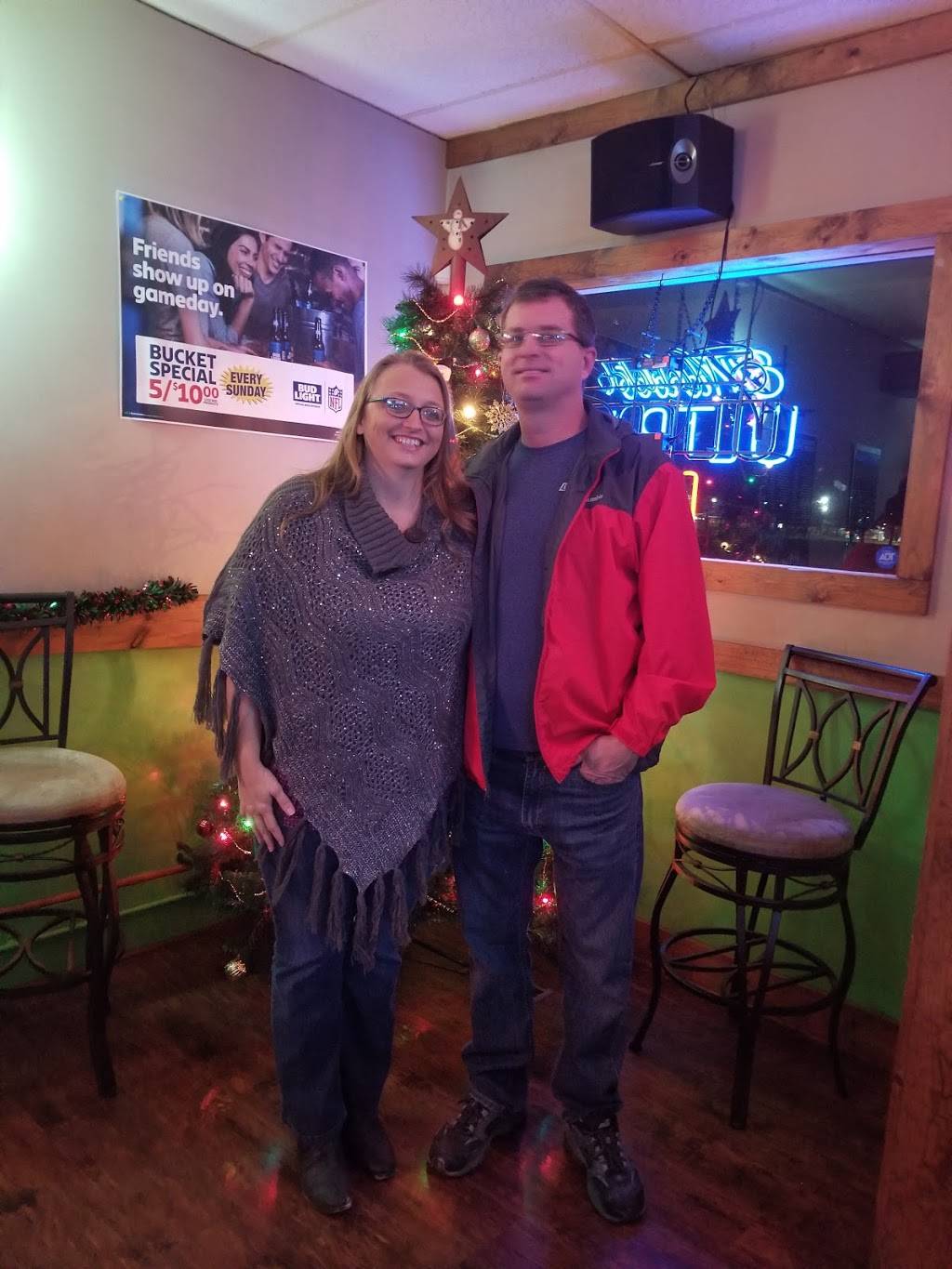 Elliotts Satellite Tavern | restaurant | 2001 E Main St, Danville, IL 61832, USA | 2174747838 OR +1 217-474-7838