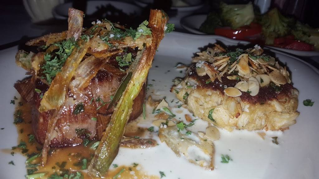 Storms Restaurant & Lounge | restaurant | 5001 Curry Rd, Pittsburgh, PA 15236, USA | 4127144014 OR +1 412-714-4014