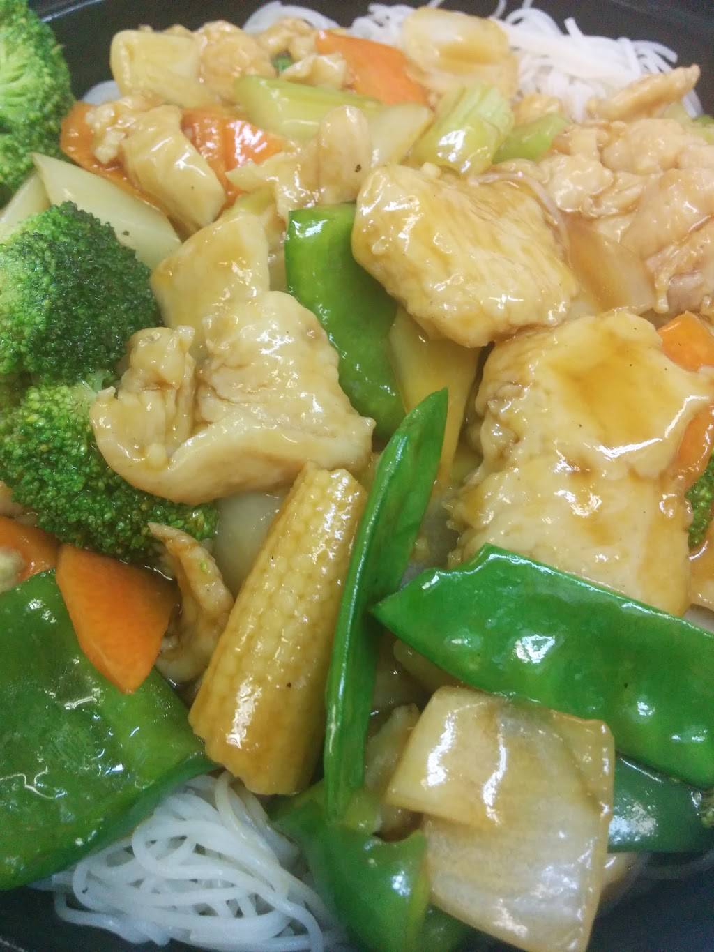 Barrhaven Lucky Panda | restaurant | 3023 Cedarview Rd, Nepean, ON K2J 4A8, Canada | 6138258080 OR +1 613-825-8080