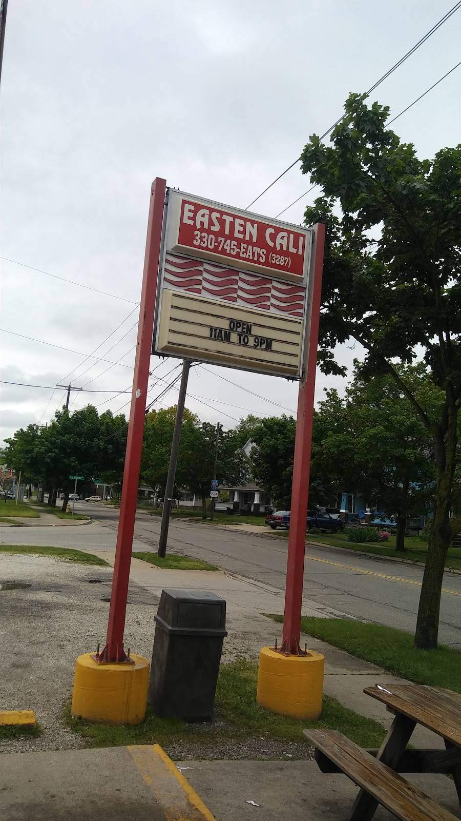 Easten Cali | restaurant | 2473 East Ave, Akron, OH 44314, USA | 3307453287 OR +1 330-745-3287