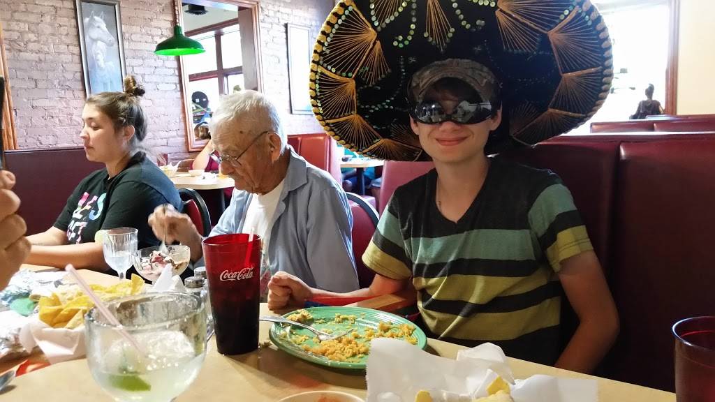 Los Potros | restaurant | 208 N Parke St, Tuscola, IL 61953, USA | 2172536750 OR +1 217-253-6750