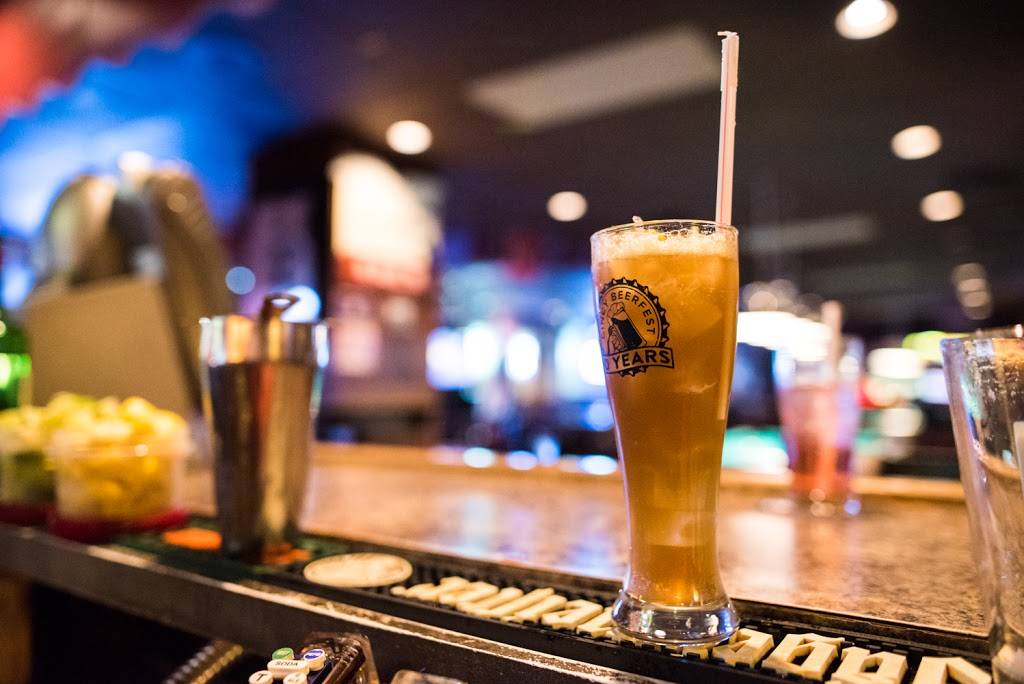 Madonnas Bar & Grill | restaurant | 11 E 7th St, Cincinnati, OH 45202, USA | 5136218838 OR +1 513-621-8838