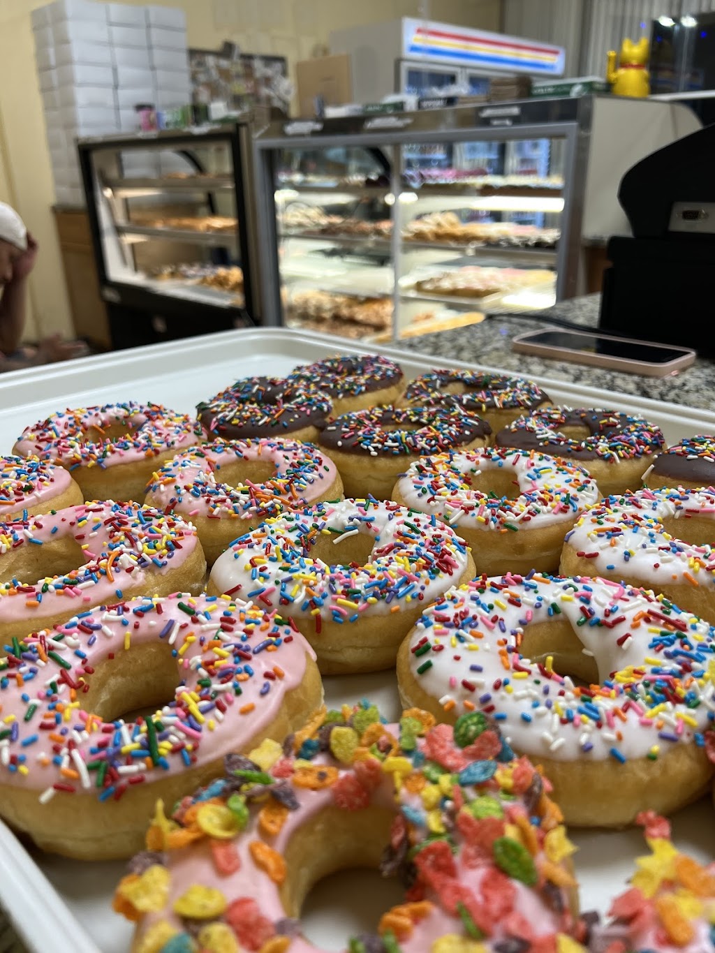 Hole In One Donuts | bakery | 923 Lithia Pinecrest Rd, Brandon, FL 33511, USA | 8134093550 OR +1 813-409-3550