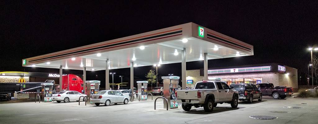 7-Eleven | bakery | 3020 N Hampton Rd, Dallas, TX 75212, USA | 2149054302 OR +1 214-905-4302