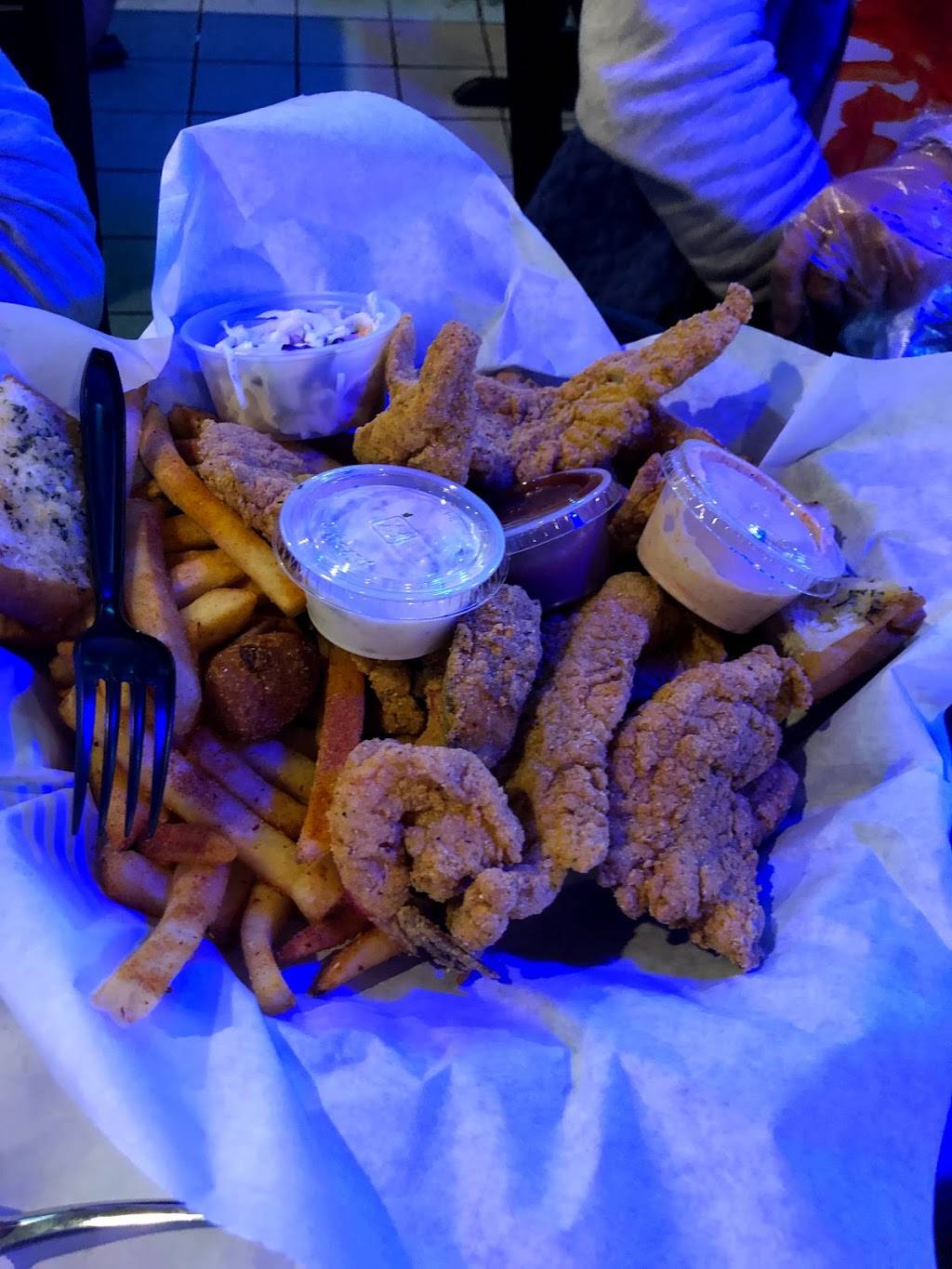 Henrys Crab Shack | restaurant | 901 W Spring Creek Pkwy, Plano, TX 75023, USA | 4697822831 OR +1 469-782-2831