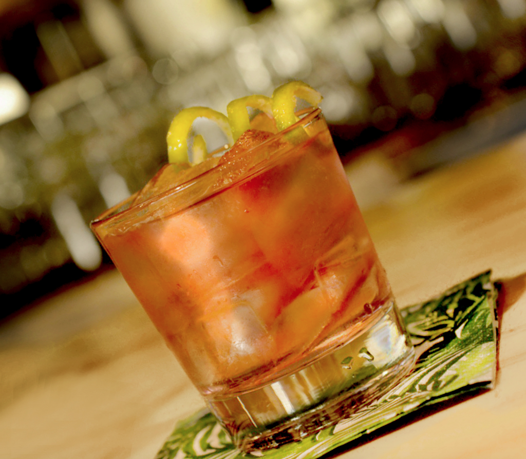 T2 Traders Restaurant | restaurant | 2340 Periwinkle Way, Sanibel, FL 33957, USA | 2395588919 OR +1 239-558-8919