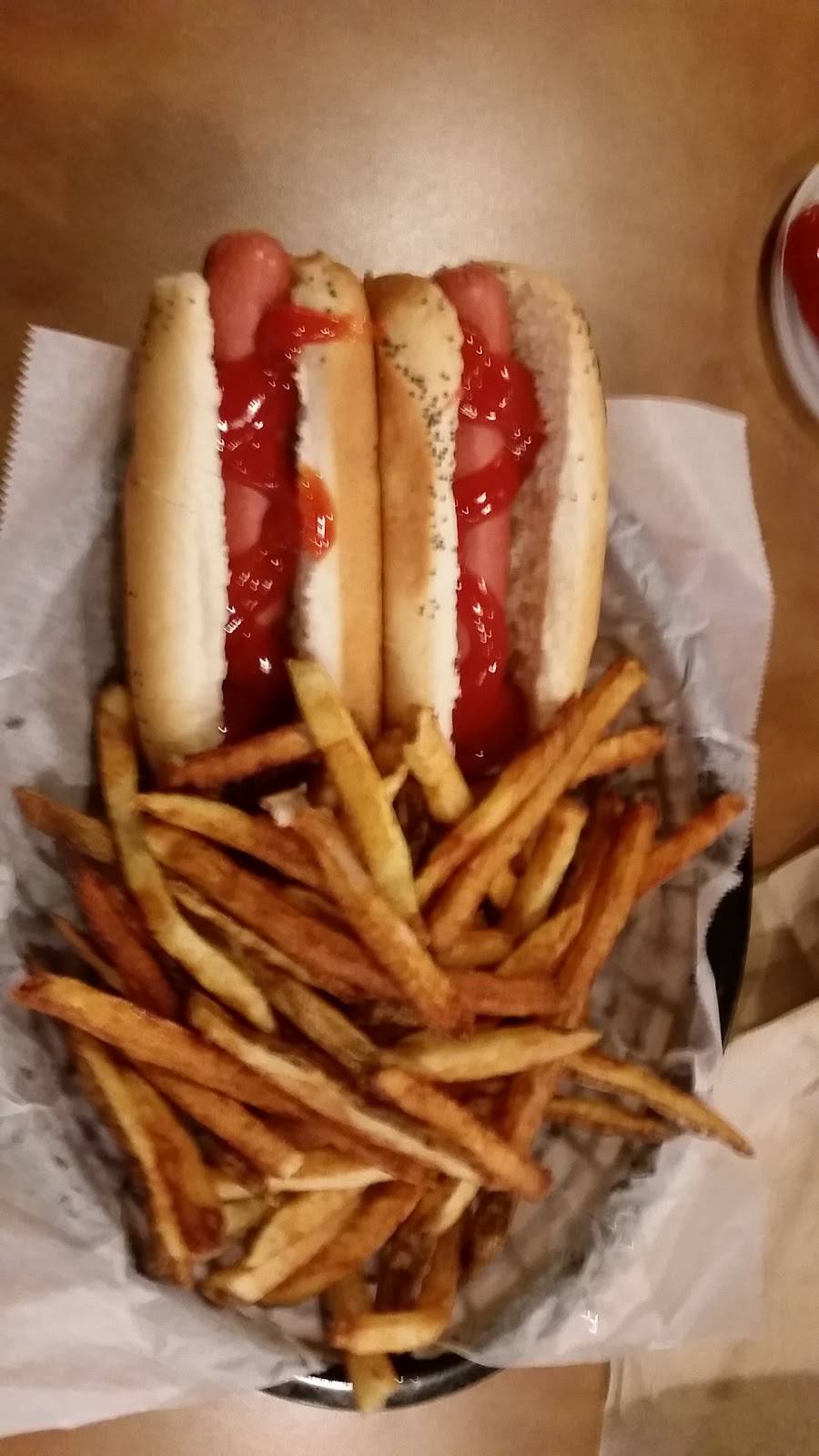 Joes Place | restaurant | 19716 E Grant Hwy, Marengo, IL 60152, USA | 8155682500 OR +1 815-568-2500