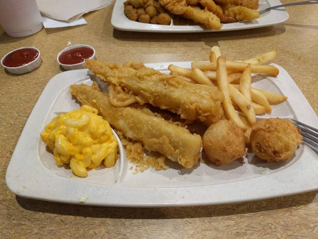 Captain Ds | restaurant | 111 Crown Pointe Pkwy, Kingsland, GA 31548, USA | 9125763825 OR +1 912-576-3825