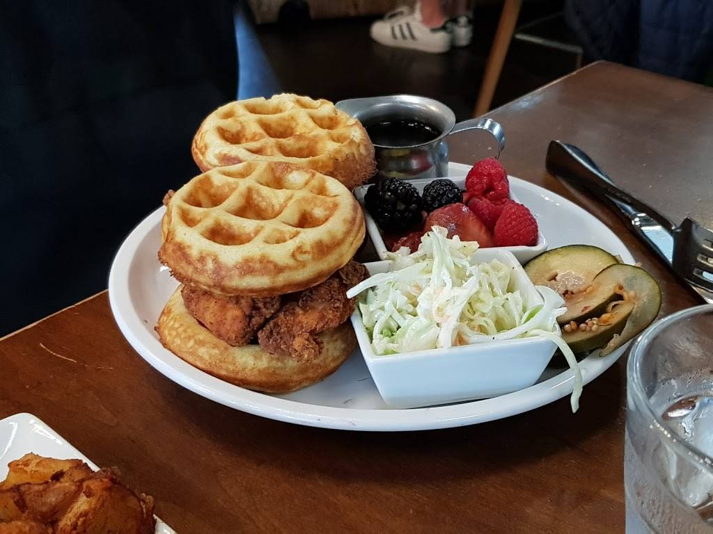 Four Friends Kitchen | restaurant | 2893 Roslyn St, Denver, CO 80238, USA | 3033888299 OR +1 303-388-8299