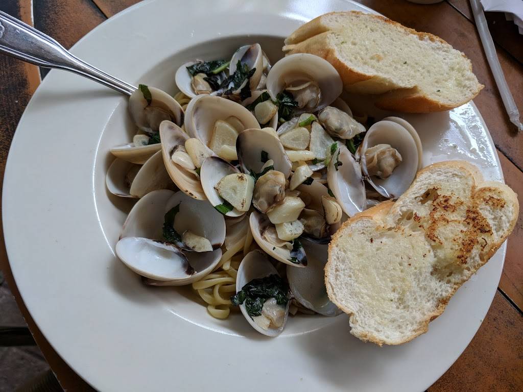 Cristinos Coal Oven Pizza | restaurant | 1101 S Ft Harrison Ave, Clearwater, FL 33756, USA | 7274434900 OR +1 727-443-4900