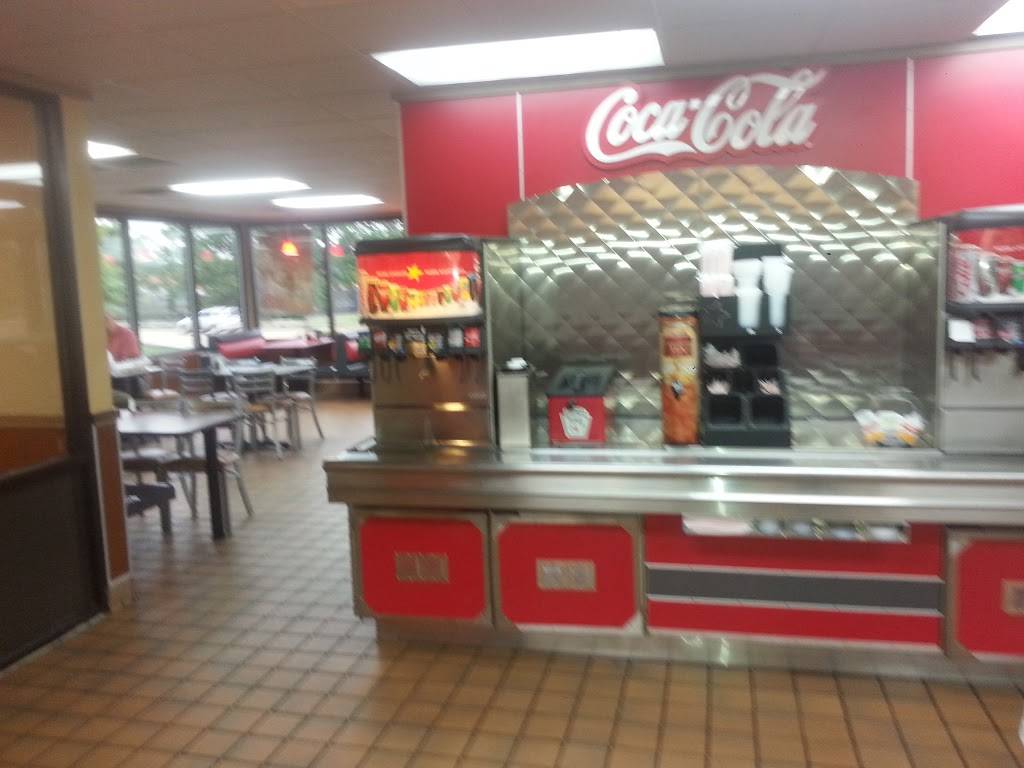 Hardees | restaurant | 2695 Gilchrist Rd, Akron, OH 44305, USA | 3307984080 OR +1 330-798-4080